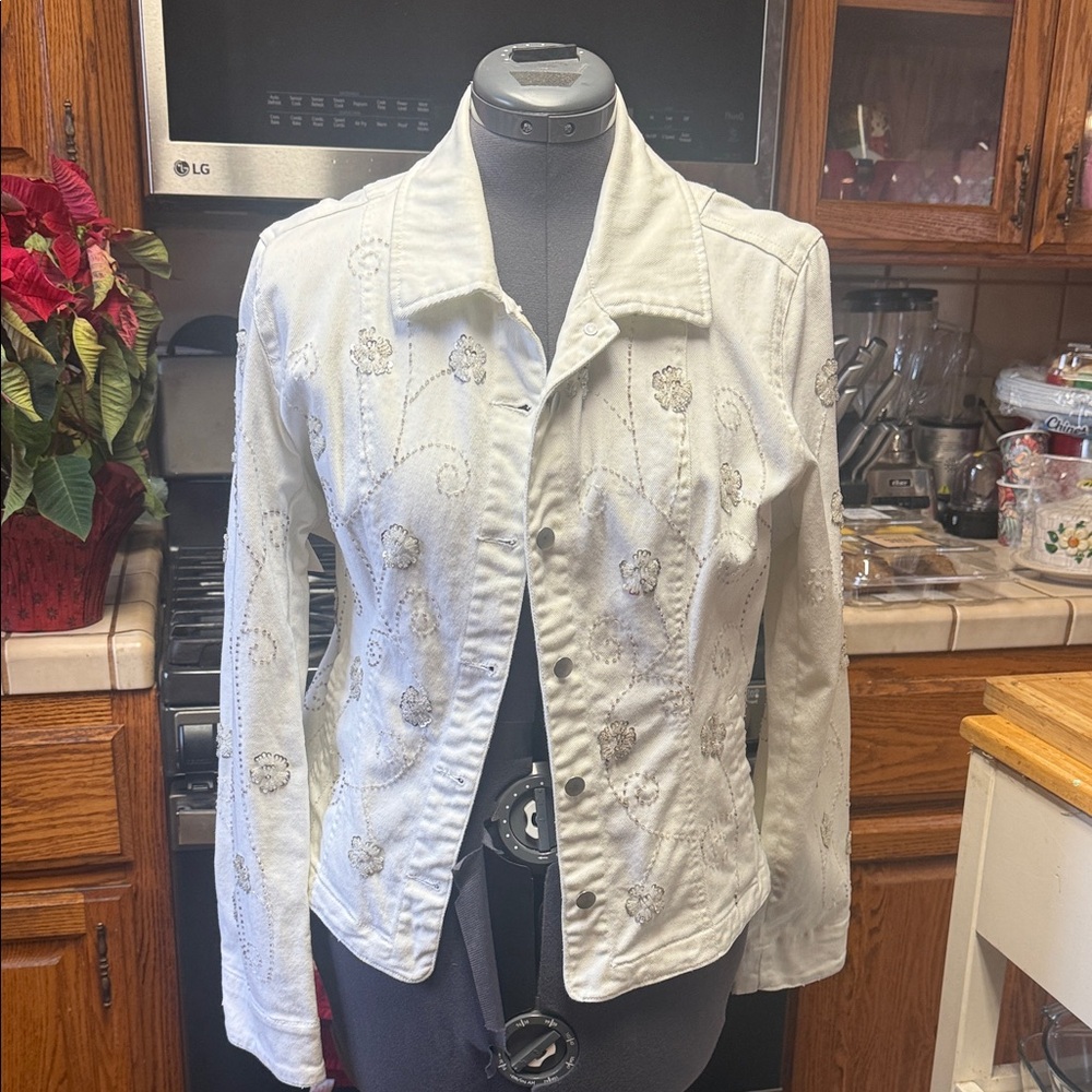 Elegant Embroidered Denim Jacket